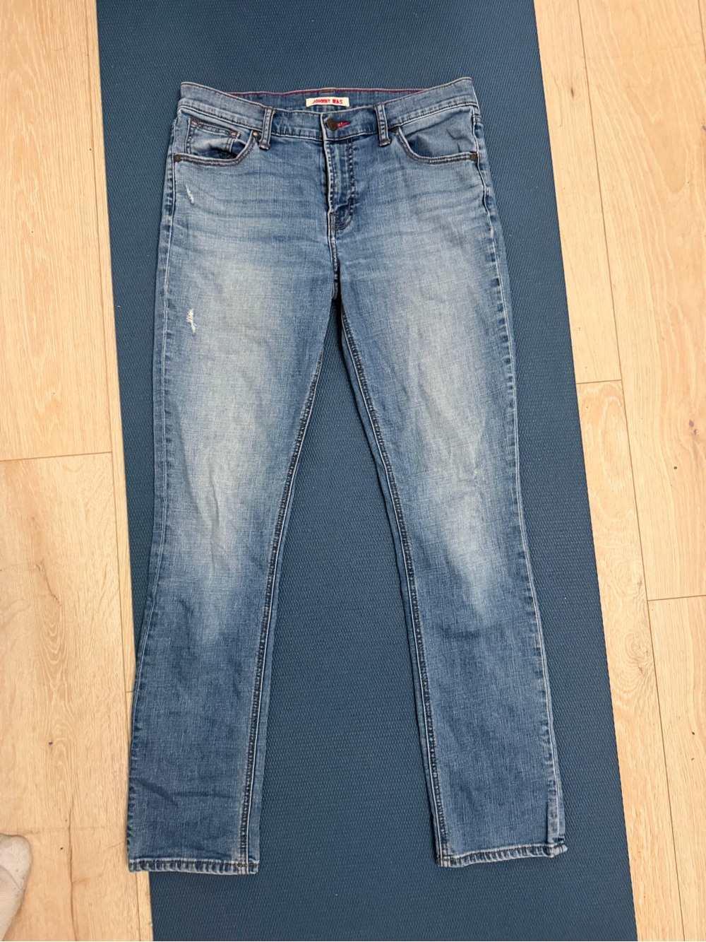 Johnny Was Skinny Jeans in Faded Blue Wash